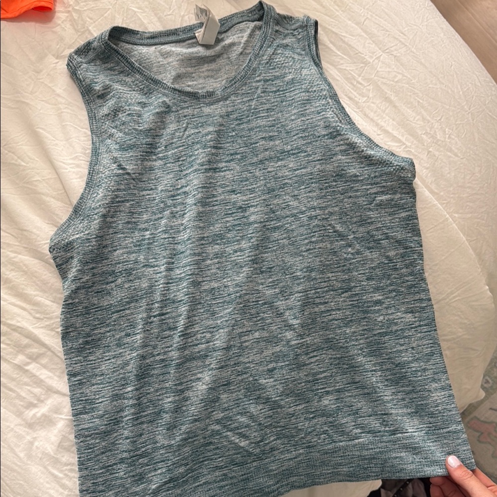 Athleta Women's Gray / Blue Sleeveless Top